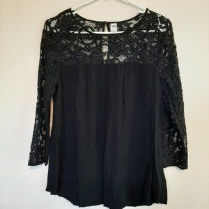 Old Navy 3/4 lace sleeve bouse